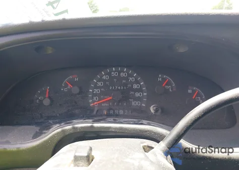 2003 Ford E-350 Super Duty Xl/Xlt z USA, uszkodzony, nr VIN 1FBSS31L13HB82587